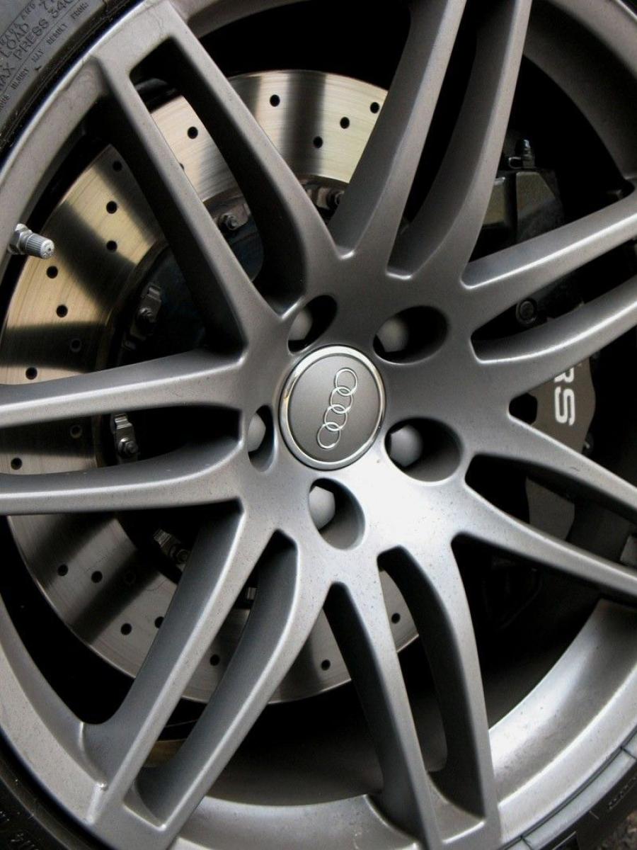 Колеса Audi RS4 Sedan (B7, 8E) 2005 года  (NA) (фото 10 из 45)